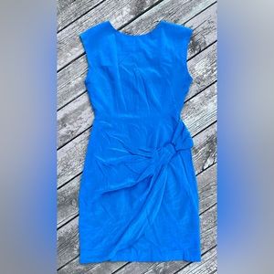 TAHARI Dress 100% SILK Sleeveless FLATTERING TUMMY O Ring Blue sz 10 sleeveless